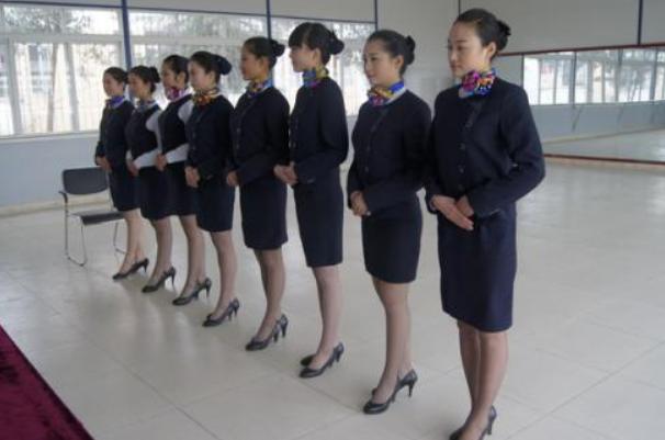 成都航空招生學校學費(成都航空職業(yè)學校招生網)