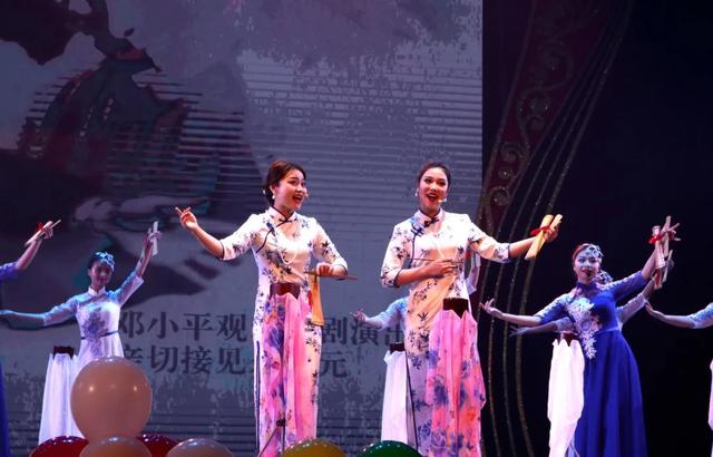 成都藝術(shù)職業(yè)學院學費(成都藝術(shù)職業(yè)學院鄧一)