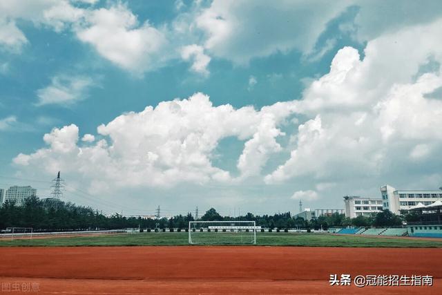 四川中等職業(yè)學校排名(濟南中等職業(yè)學校排名)