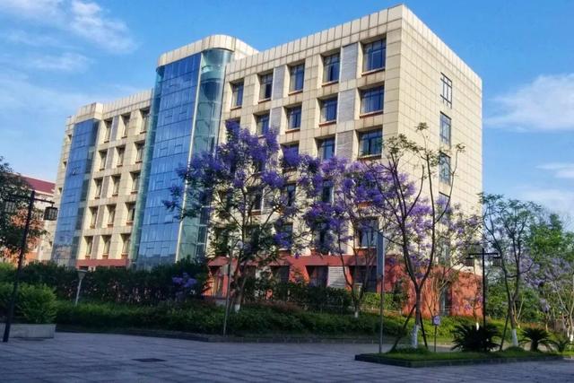 瀘州市商業(yè)技工學校(瀘州市工業(yè)技工學校電話)