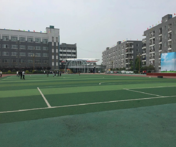 成都好的高鐵學校(成都高鐵乘務員專業(yè)的學校)