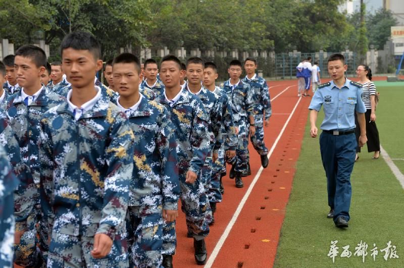 四川的航空學(xué)校招生(青少年航空學(xué)校招生標準)
