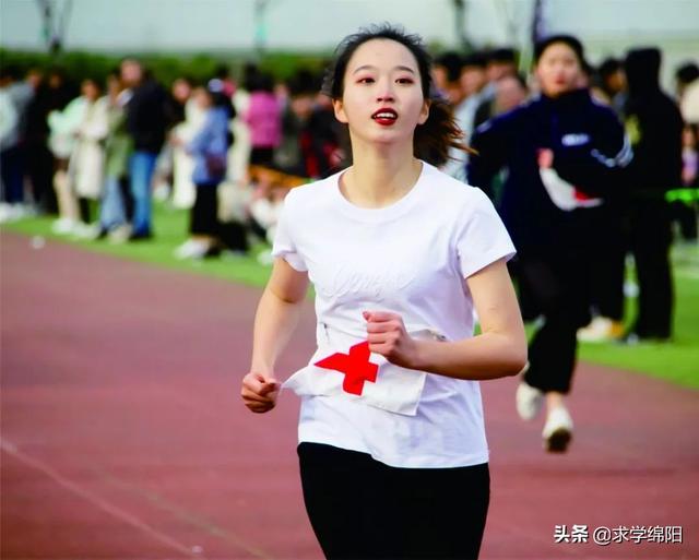 四川汽車職業(yè)學(xué)校學(xué)費(fèi)(四川希望汽車職業(yè)技術(shù)學(xué)校學(xué)費(fèi))