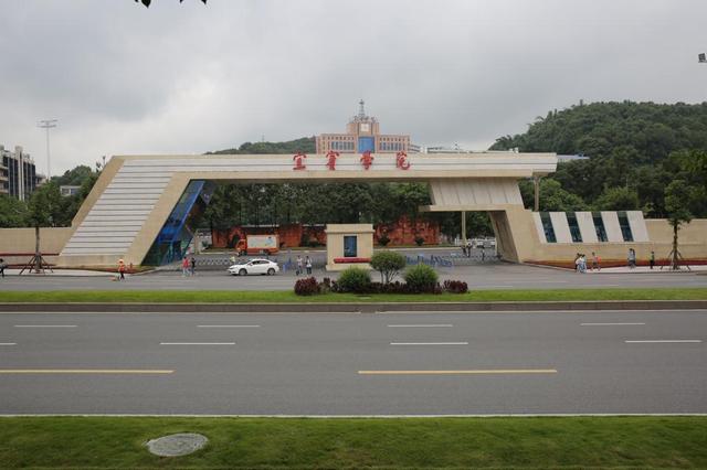 達州職業(yè)技術學校排名(達州鳳凰職業(yè)技術學校怎么樣)