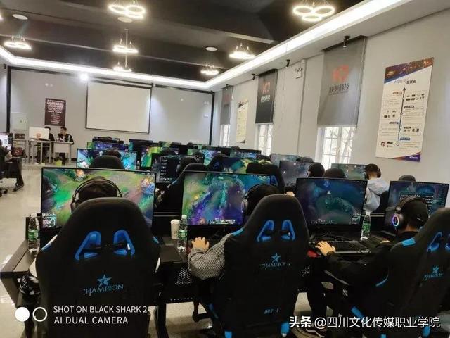 成都電競(jìng)職業(yè)學(xué)校(成都電競(jìng)學(xué)校多少分可以進(jìn))