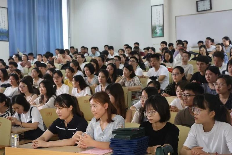 初中畢業(yè)生學(xué)口腔專業(yè)學(xué)校(初中五年制大?？谇粚I(yè))