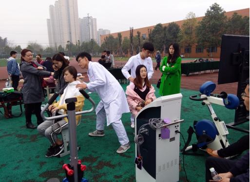 成都市鐵路學校怎么樣(成都市鐵路衛(wèi)生學校校歌)