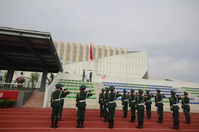 成都希望職業(yè)學(xué)校照片(成都希望職業(yè)學(xué)校學(xué)費)