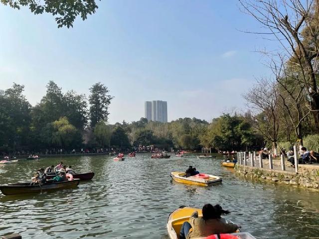 成都實驗商貿(mào)管理學校怎么樣(成都實驗商貿(mào)管理學校官網(wǎng))