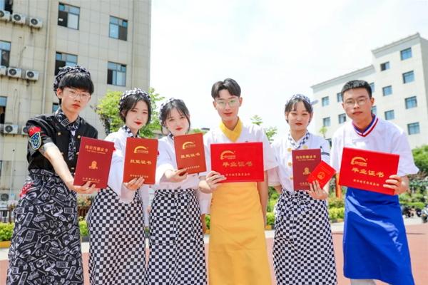 初中畢業(yè)去讀什么學校(初中畢業(yè)讀中醫(yī)什么學校)
