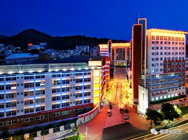 四川學(xué)校哪個好(四川學(xué)校有哪些)